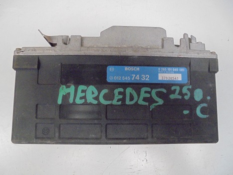Calculateur ABS
MERCEDES Classe C 180 
An 1993 - 1997 

Bosch 0265 101 040 
012 545 74 32 