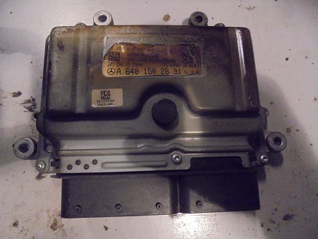 Calculateur 
MERCEDES Classe B 170 CDI

BOSCH 
0281 013 851
A 640 150 26 91 