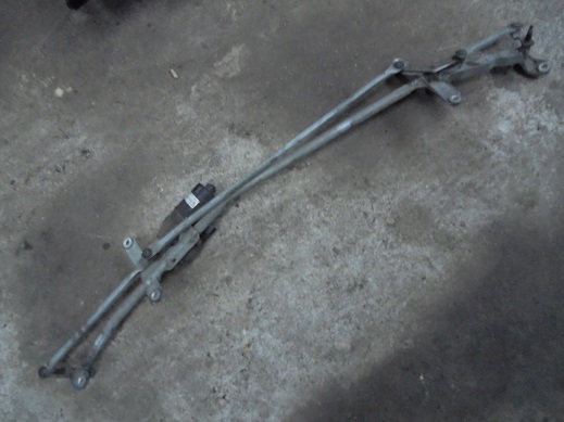 Systeme Essuie glace AVANT
MERCEDES Vito
An 09.2006 - 09.2010

