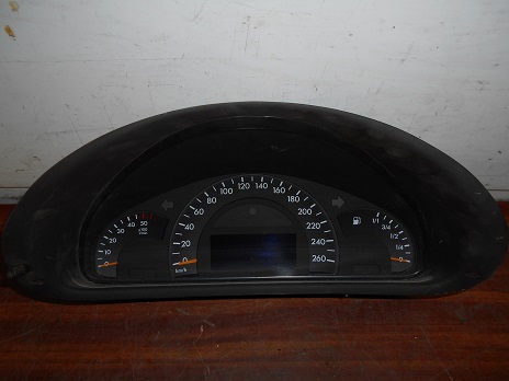 Compteur 
MERCEDES Classe C
110.008.896/015

