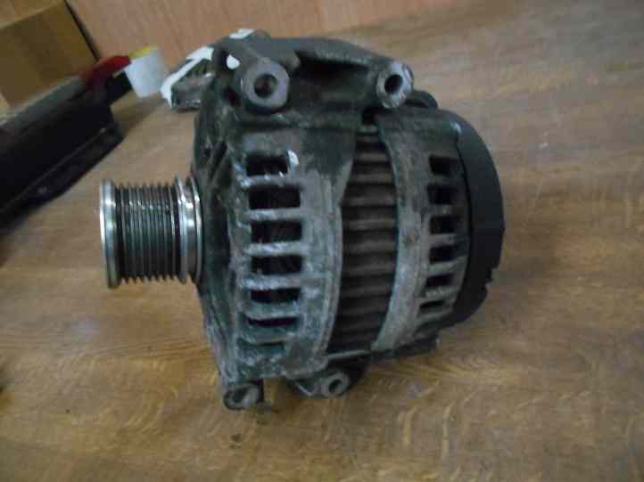 Alternateur 
MERCEDES ML (W164) 2.1 D
An 2005 - 2011

Bosch 0121 813 003