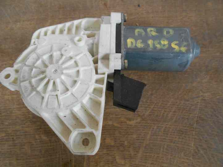 Leve Vitre Ar Droit
MERCEDES Classe A 200 (W169)
Année 12.2004

