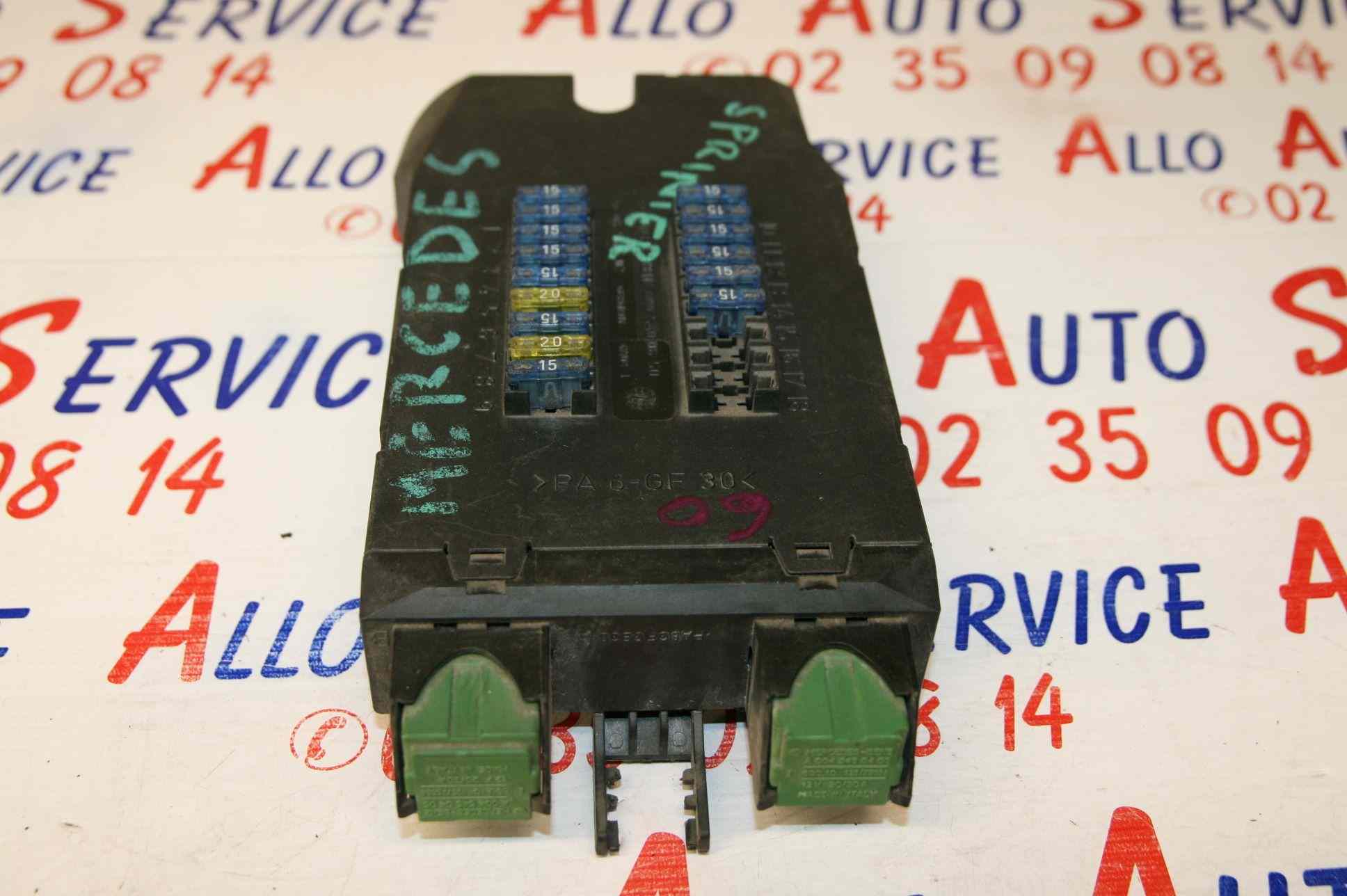 Boitier Fusible 
MERCEDES Sprinter 000 540 06 50

