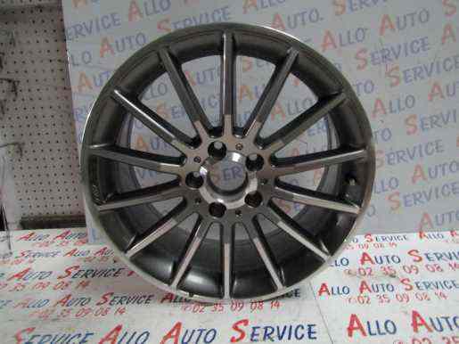 Jante Alu 

MERCEDES-BENZ Classe C W205 AMG 
18 POUCES
7,5J x 18 
ET 52

REF : A1764010200