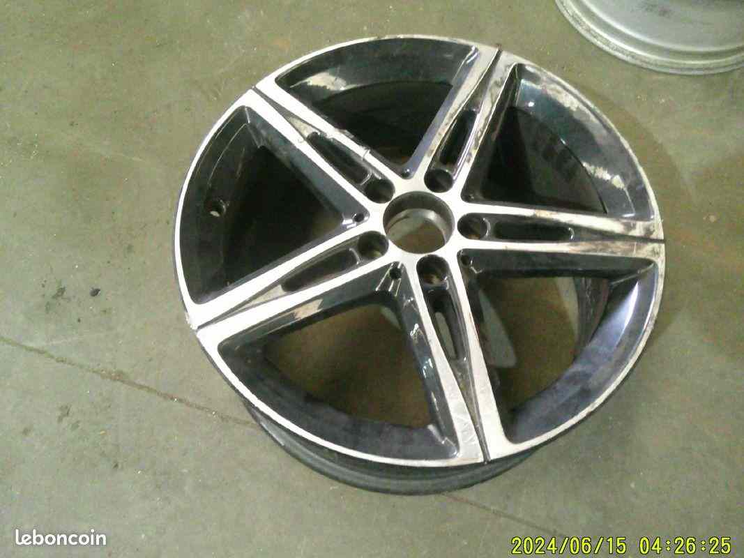 jante Mercedes alu 

90 la jante 
7.5x18
fabricant: A177401

