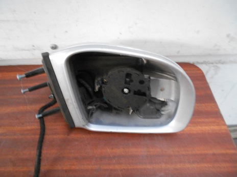 Retro Electrique Droit
MERCEDES ML
An 2001-2005 

Vendu sans miroir 
