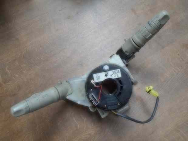 Commodo complet avec quart tournant
NISSAN Micra 3
An 03.2003 - 07.2005 

Réf : 25560 AX612

