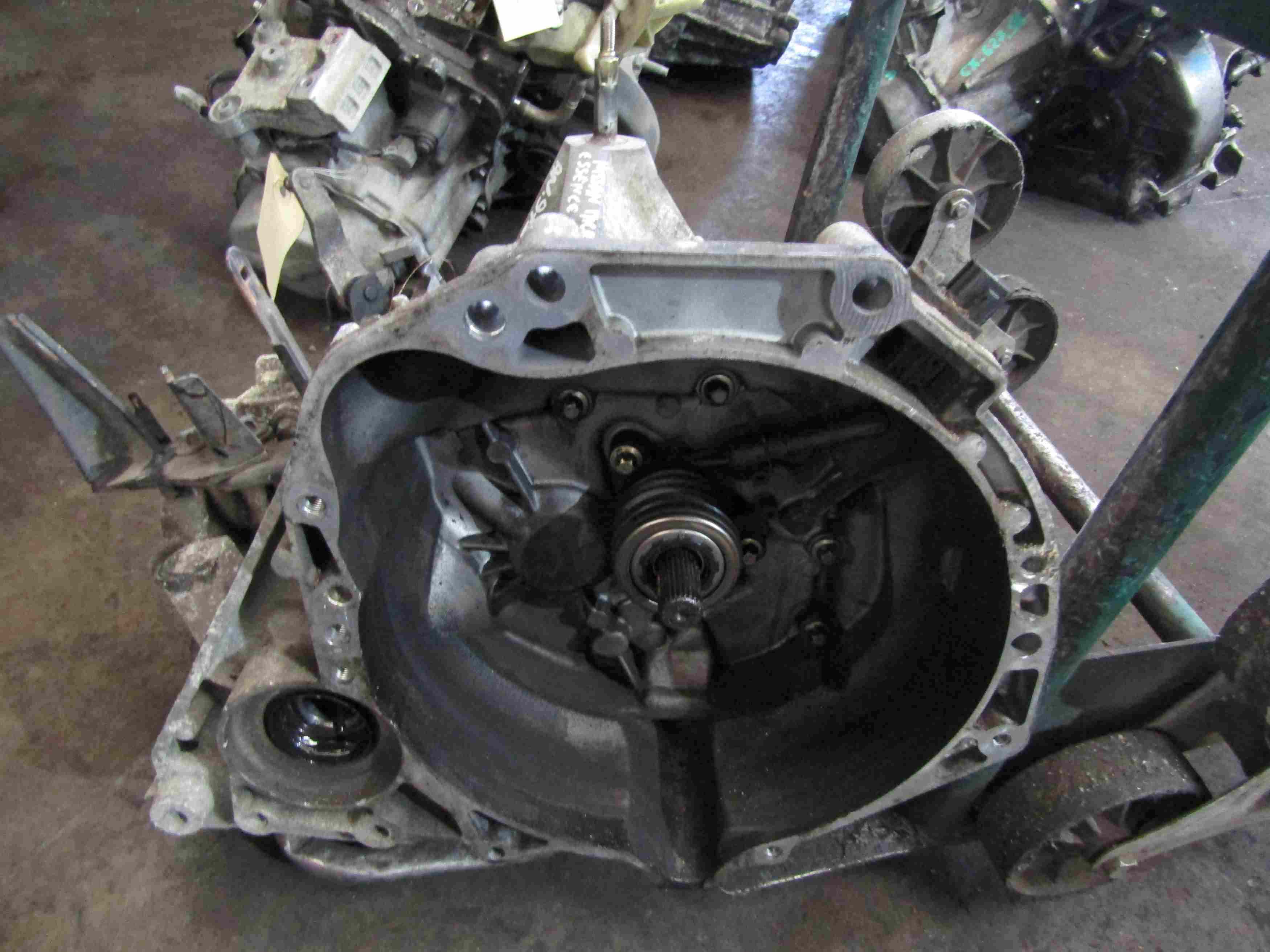 Boite de vitesses 
NISSAN Micra 3 Phase 1 1.2i 65 cv

Type boite :JH3103 
 179 000 Km
 
Garanti(e) 12 mois

Frais de Port sur devis