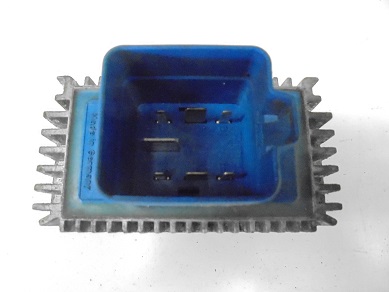 Boitier de préchauffage 
OPEL Zafira 1.9 DTI 

GM 55 353 011
51 299 014 B