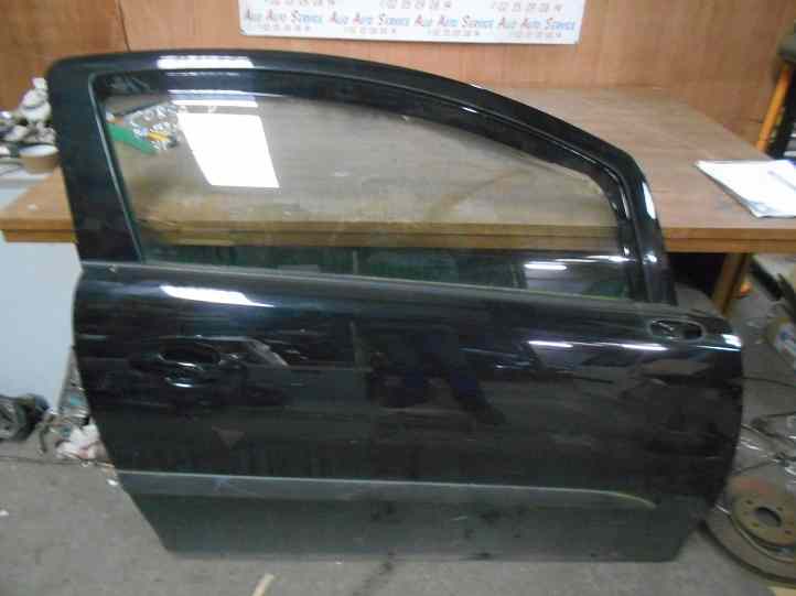 Porte AV Droit
OPEL Corsa D 3 portes
An 2011

Vendue nue
Frais de Port sur devis