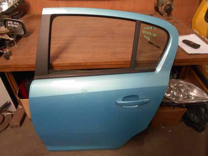 Porte AR Gauche
OPEL Corsa D
Année 09.2011

Très léger enfoncement
Frais de Port sur devis