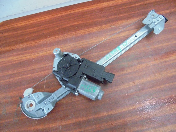 Leve Vitre Av Droit
OPEL Meriva A
An 01.2006 - 09.200

