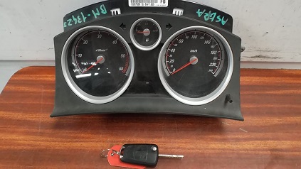 Kit de demarrage 
OPEL Astra H 1.9 CDTI 120CV
An 01.2007 - 12.2010

Comprenant 
Tête de clé

Compteur Siemens VDO
13267528 SW7.655

Calculateur Bosch
0281 014 451
55 566 278

BSI HQ
13220831
5DK 008 669-53