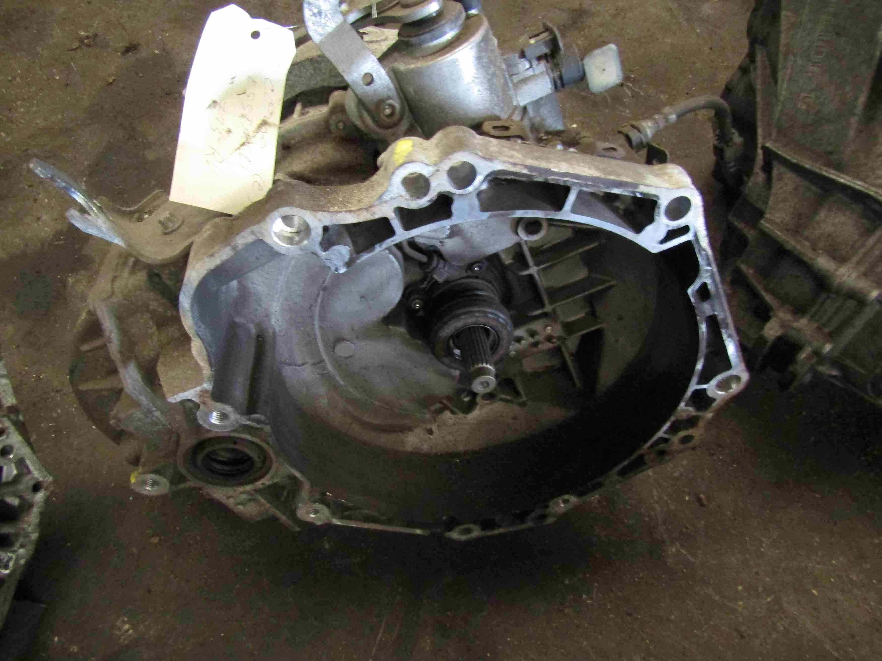 Boite de vitesses 
OPEL Corsa E 1.4i 100cv

Type boite : M32BHL 
  120 000 Km

Garanti(e) 12 mois

Frais de Port sur devis