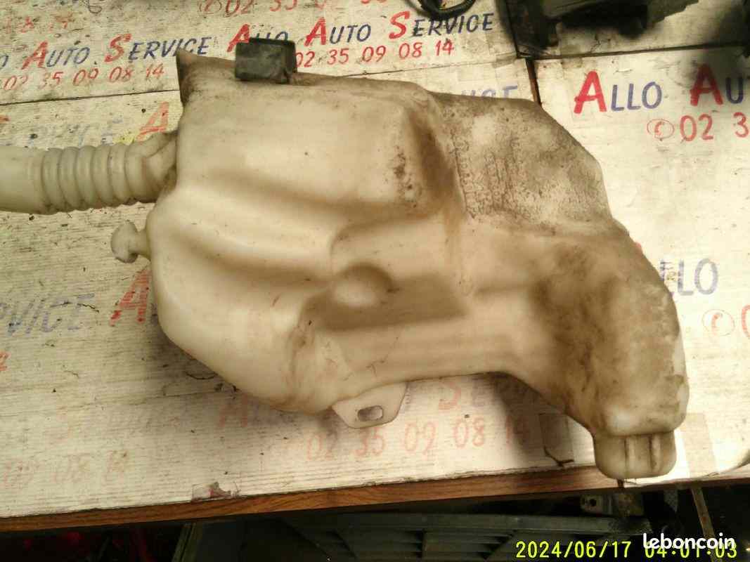 Bocal de lave glace peugeot 3008 1 phase 1
