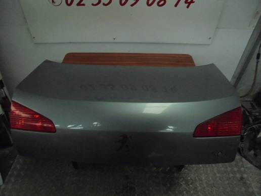 Malle 
PEUGEOT 607 série 1
An 11.1999 - 09.2004

Vert pÃ¢le

Frais de Port sur devis