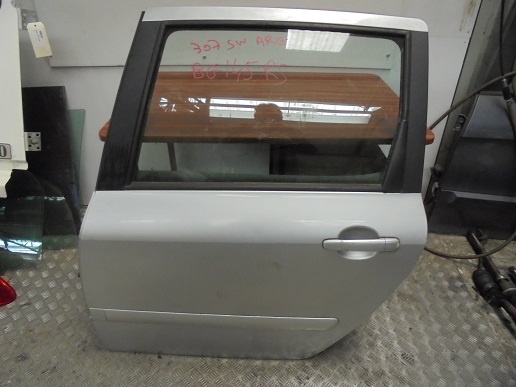 Porte AR Gauche
PEUGEOT 307 SW 
An 03.2002 - 06.2005

Frais de Port sur devis