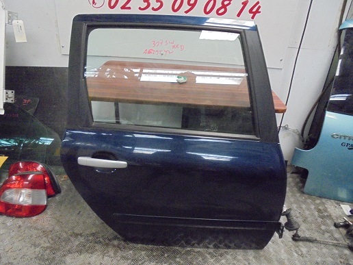 Porte AR Droit
PEUGEOT 307 SW
An 06.2005 - 06.2008 

Vendue nue 

Frais de Port sur devis