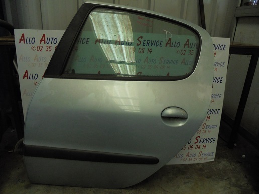 Porte AR Gauche
PEUGEOT 206
An 10.2001 - 12.2005

Un enfoncement sous la vitre
un éclat de peinture

Frais de Port sur devis