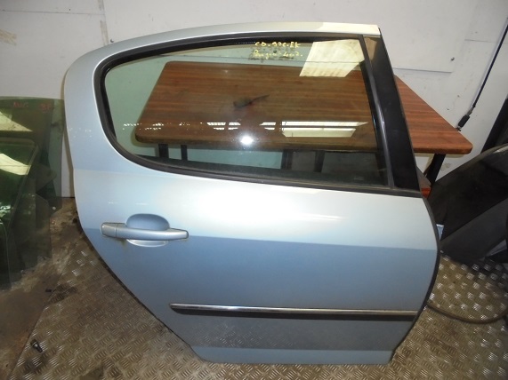 Porte AR Droit
PEUGEOT 407
An 04.2004 - 07.2008

Vendue nue

Frais de Port sur devis