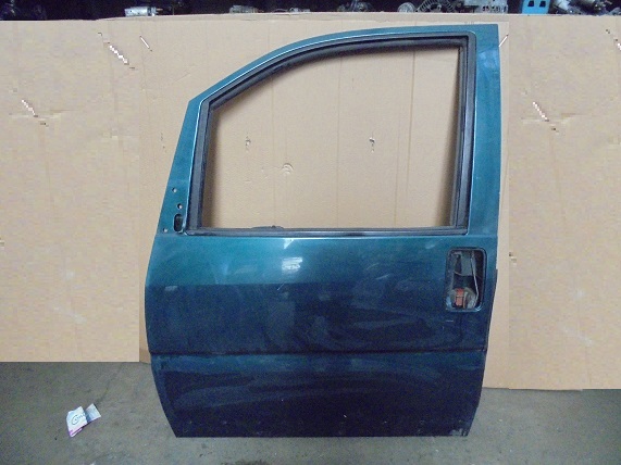 Porte AV Gauche 
PEUGEOT 806
An 06.1994 - 12.2002

Frais de Port sur devis