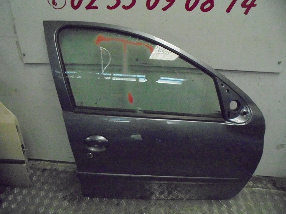 Porte AV Droit
PEUGEOT 206+ (5 portes)
An 03.2009 - 05.2013

Vendue nue
Frais de Port sur devis