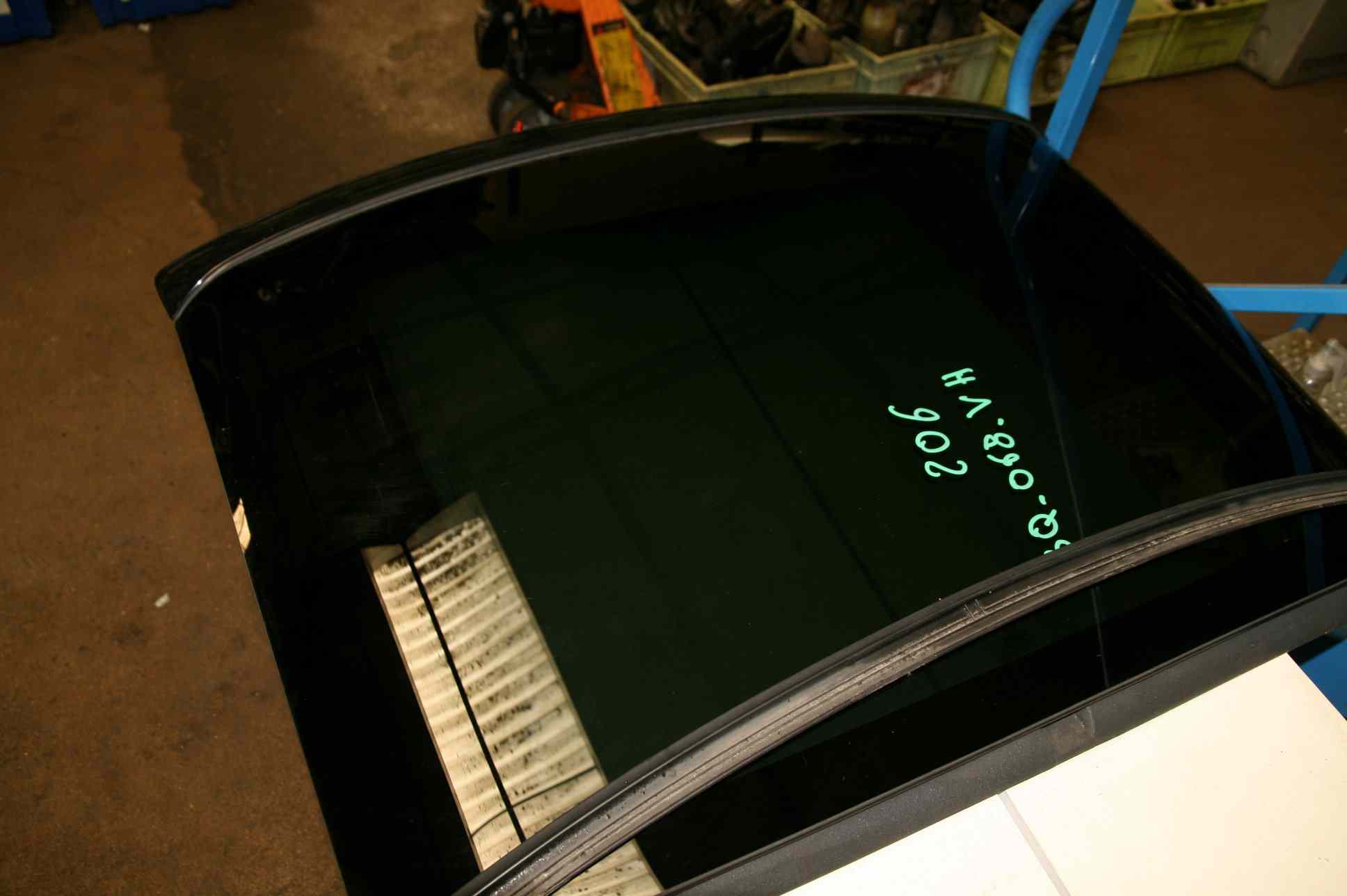 Toit Ouvrant 
PEUGEOT 206 Phase 1, 1.9D-8V, 70cv
05/2001
Avec Moteur et rail.
Frais de Port sur devis