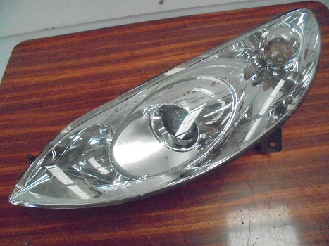 Optique Gauche
PEUGEOT 407 phase 1
An 04.2004 - 07.2008 

Xenon

