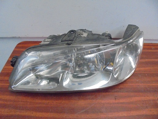 Optique Gauche
PEUGEOT 306 Série 2
An 04.1997 - 06.2001