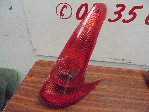 Feu Arriere Droit
PEUGEOT 206 SW
An 06.2002 - 12.2006