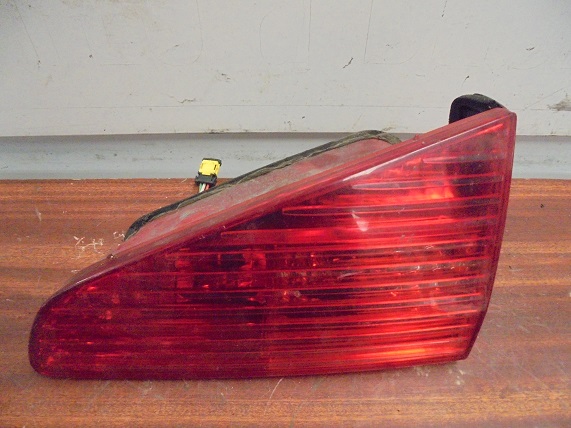 Feu Arriere de hayon Droit
PEUGEOT 607 série 1
An 11.1999 - 12.2004 