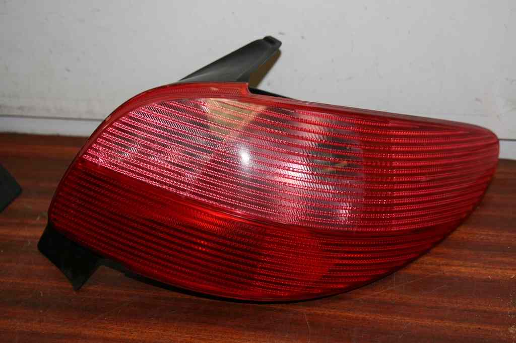 Feu Arriere Droit PEUGEOT 206
05.2001
