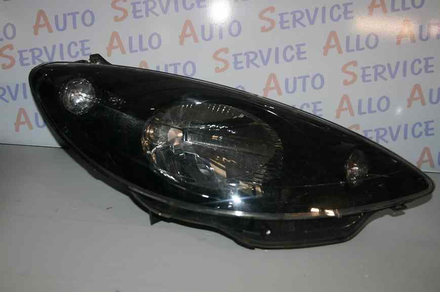 Optique Droit PEUGEOT 1007
10.2007

Patte cassé mais peu importante pour la fixation