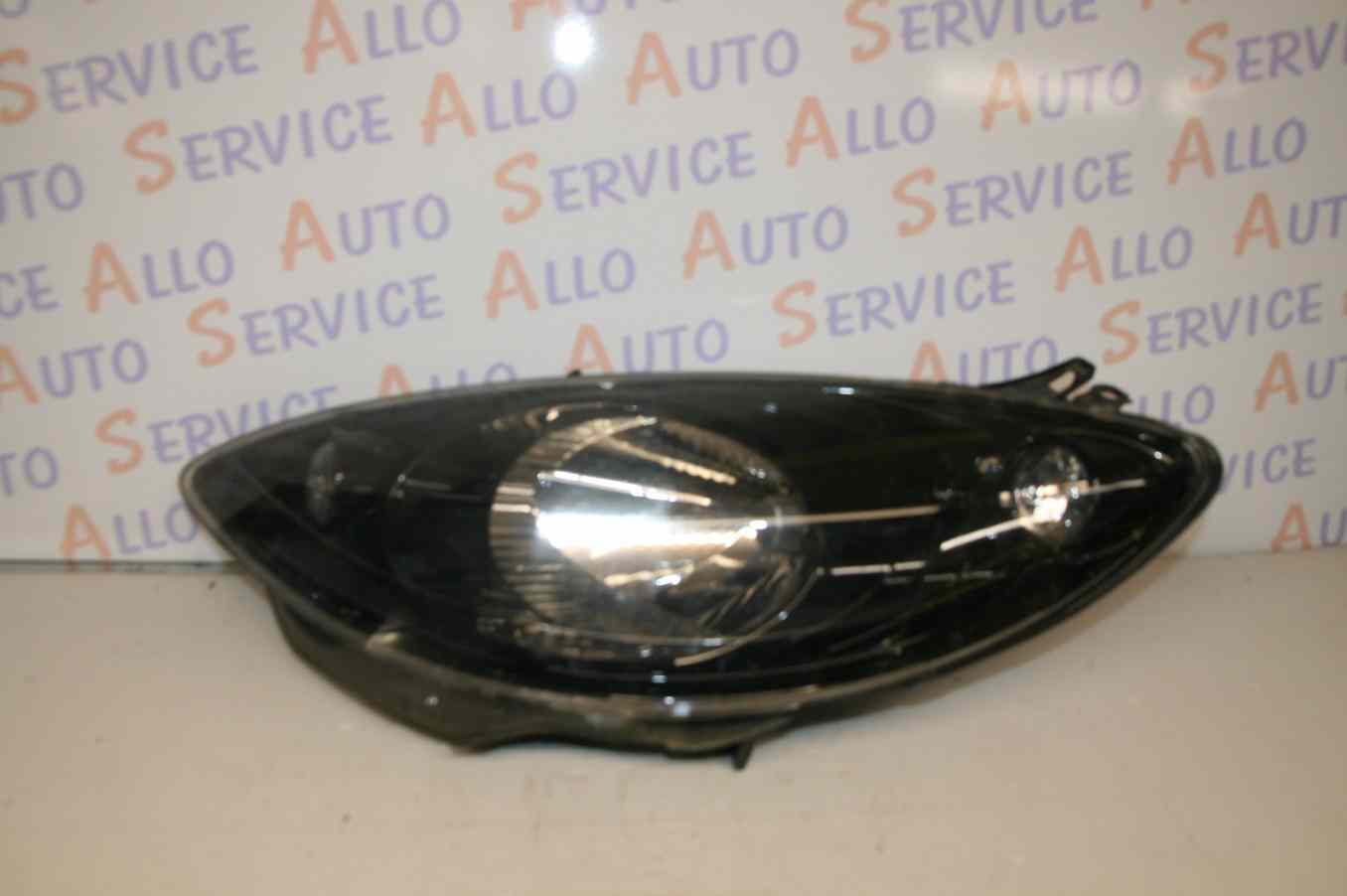 Optique Gauche PEUGEOT 1007
10/2007

