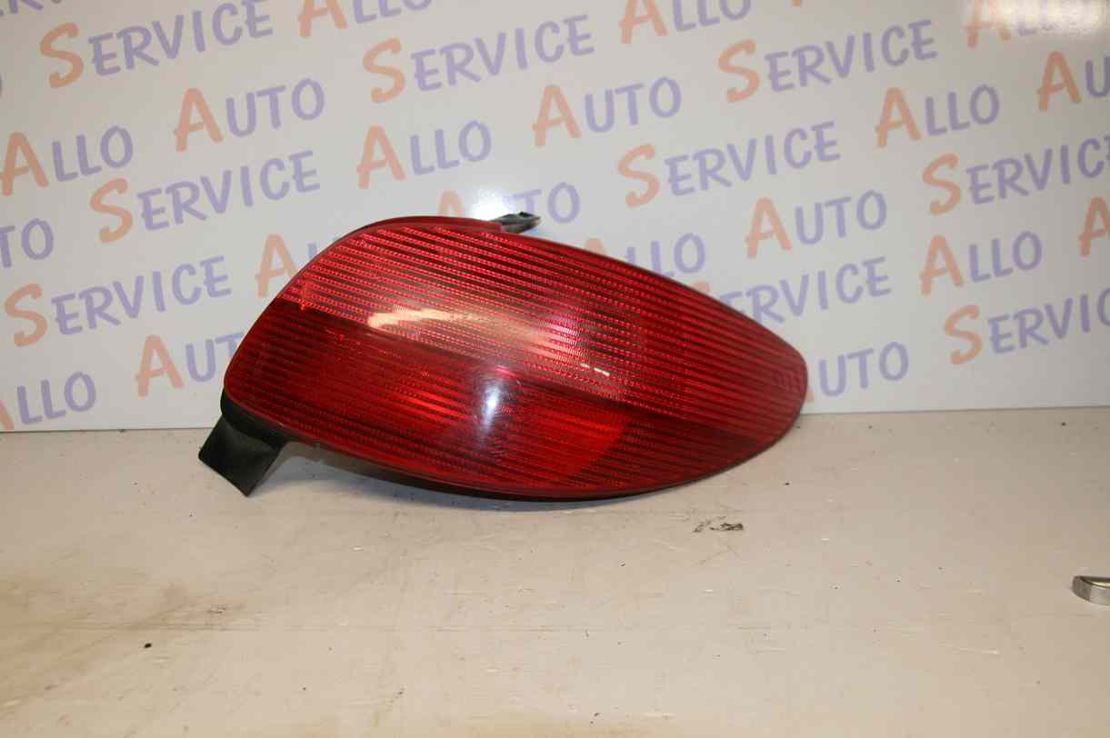 Feu Arriere Droit PEUGEOT 206 phase 1
10/2002
