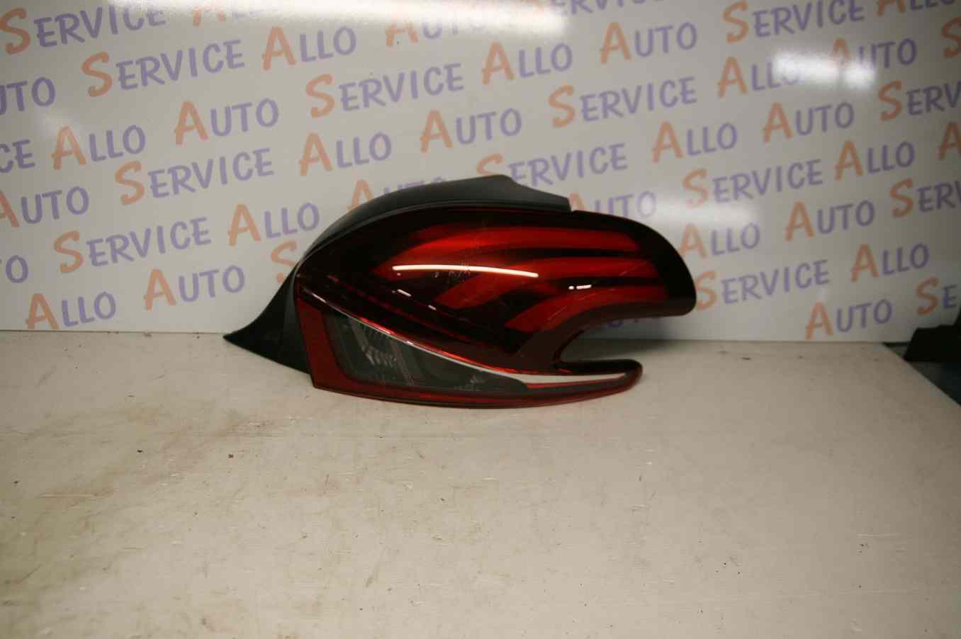 Feu Arriere Droit PEUGEOT 208 1 phase 2
12/2015
