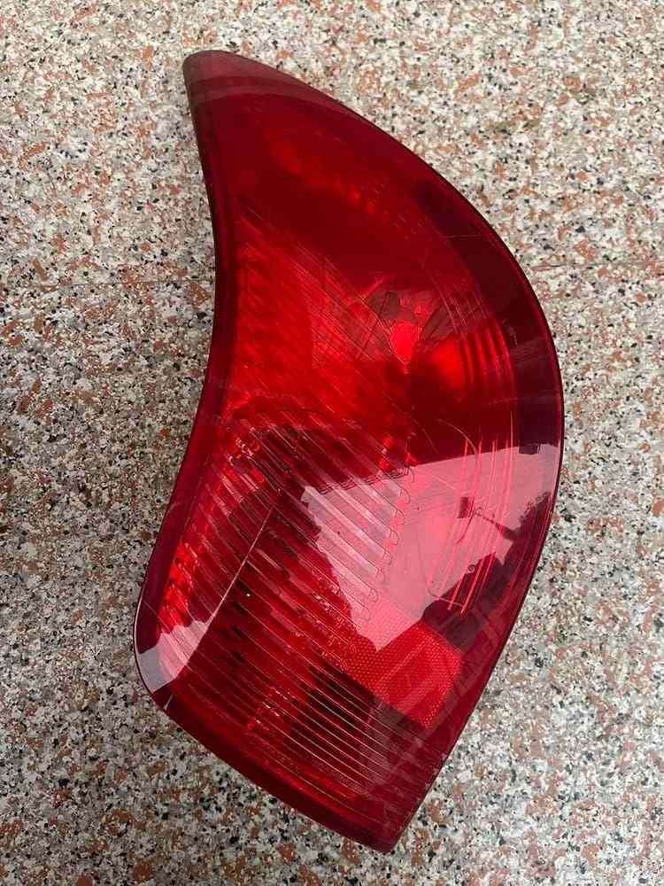 Feu Arriere droit 
PEUGEOT 308 sw 


