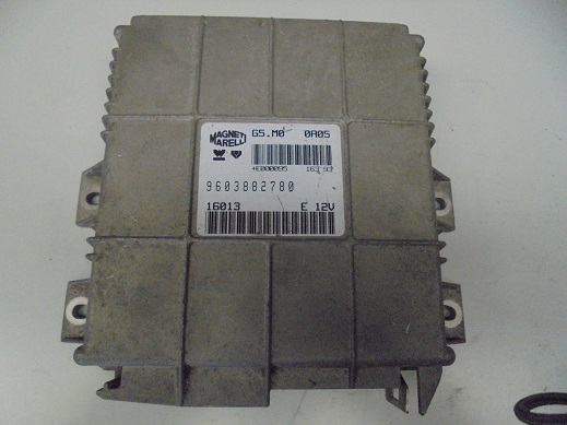 Calculateur 
PEUGEOT 605 2.0
CITROEN XM 2.0 
An 1989 - 1999

Magneti Marelli 
G5.M0 0A05 
9603882780 

