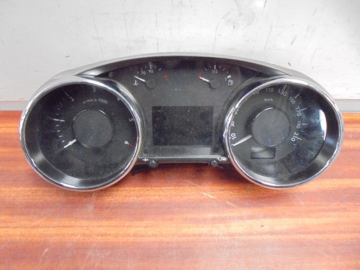 Compteur 
PEUGEOT 5008 2.0 HDI 150CV
An 11.2009 - 12.2013

Ref afficheur : 9666247580
Ref compteur : 9666276380
