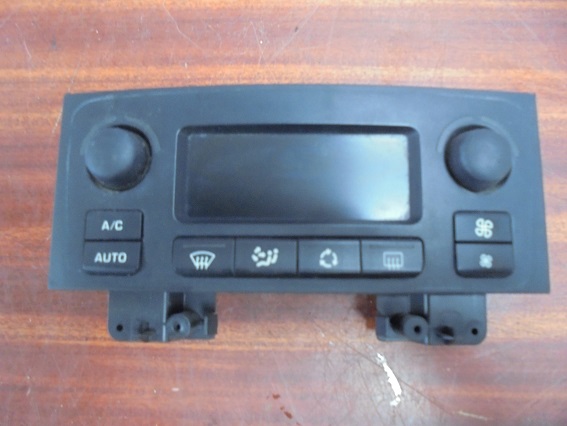 Commande de chauffage clim
PEUGEOT 307
An 06.2005 - 11.2007

BEHR G5712 
9646627977