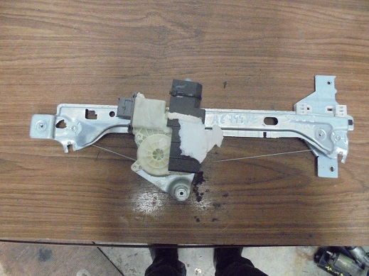 Leve Vitre Ar Gauche
PEUGEOT 5008
11.2009 - 12.2013

