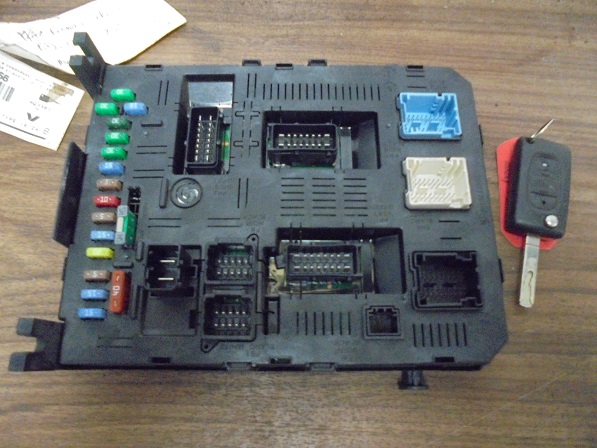 Kit de demarrage 
PEUGEOT 407 SW 1.6 HDI 110CV
An 07.2004 - 07.2008

Comprenant

Tête de clé

Calculateur Bosch
0281 012 984
9662213380

BSI Johnson Controls V02-00
9663510480


