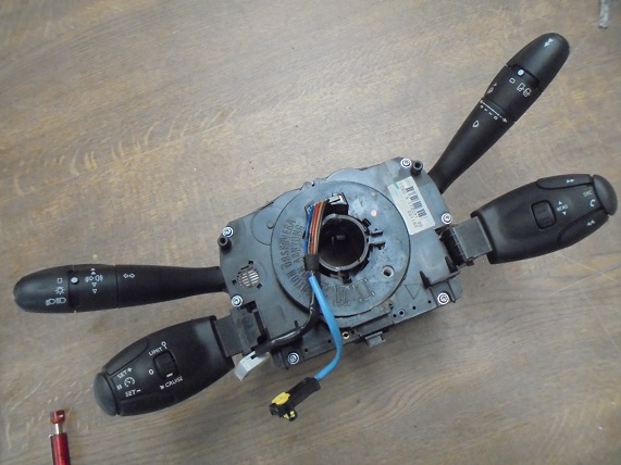 Commodo 
PEUGEOT 207
An 10.2000 - 06.2013

Valeo COM 2005
96661300XT


