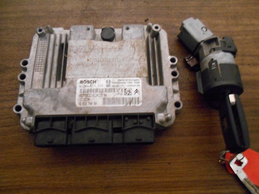 Kit de demarrage 
PEUGEOT 5008 1.6 HDI 110CV
An 11.2009 - 12.2013

Comprenant

Neiman avec transpondeur + clés

Calculateur Bosch 
0281 014 729

BSI 04EV K04-00 Johnson Controls
966405908002