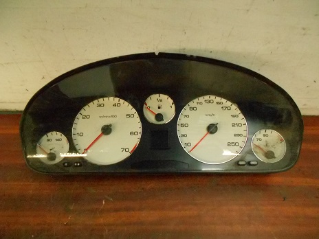 Compteur 
PEUGEOT 607 Essence
963 91 86 80




