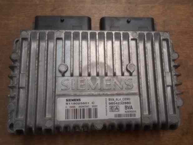 Calculateur Boite de vitesses automatique
PEUGEOT 307 (2)  2.0 e 16V 140 CV
An 06.2005 - 11.2007 

Siemens BVA AL4 CEM0
S118025601 C / 9654232880



