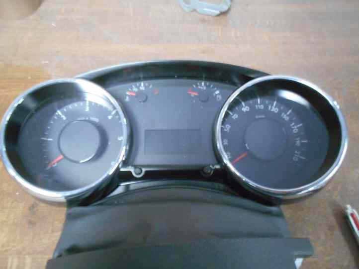 Compteur 
PEUGEOT 3008 (1 phase 2) 1.6 HDI
An 2016

PSA 9810462780
164500 Km
