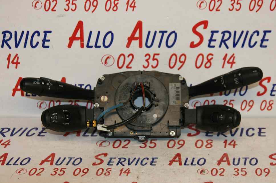 Commodo PEUGEOT 207
06/2010

COM 2005 VALEO : 96661300XT