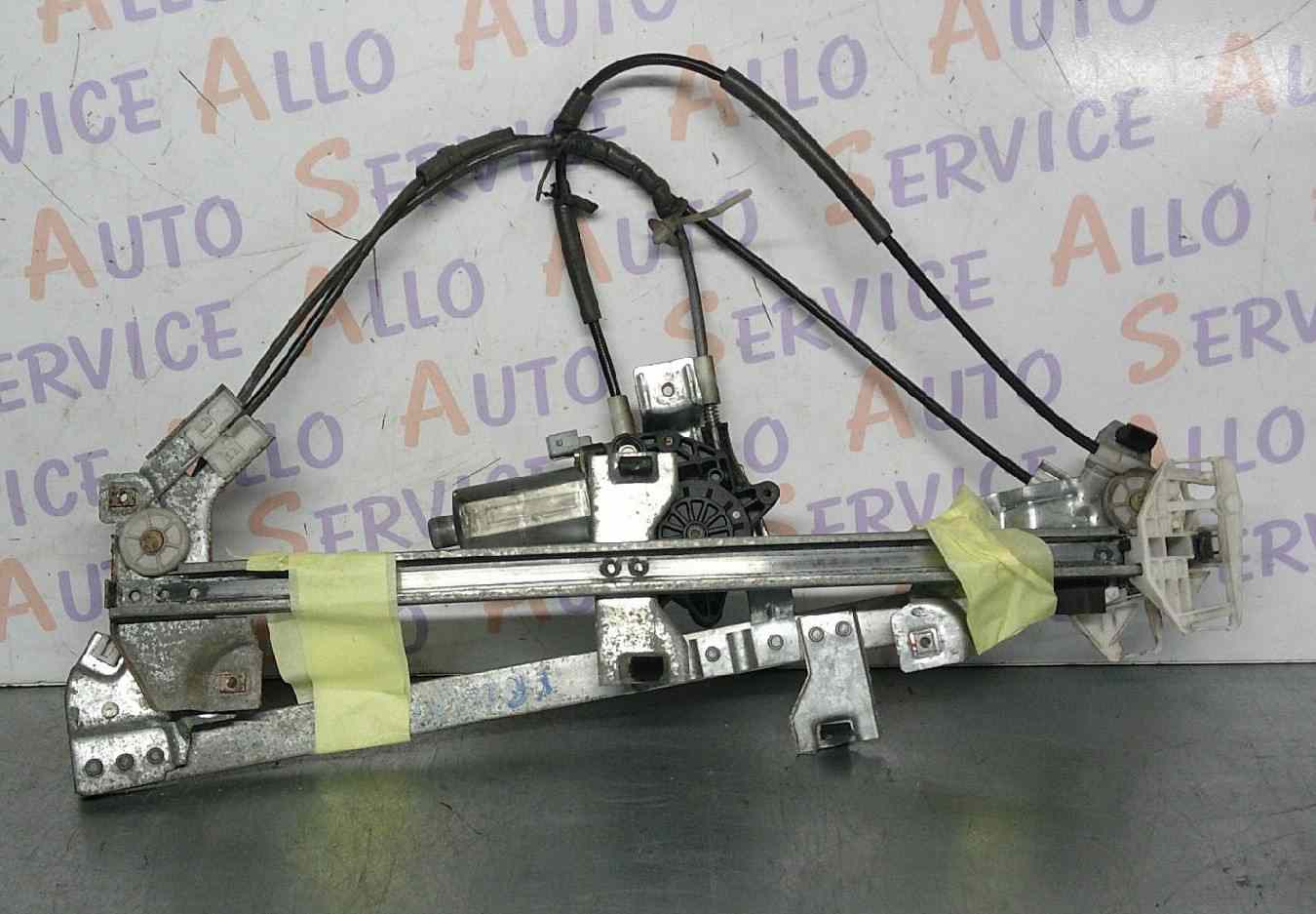 Leve Vitre Av Droit PEUGEOT Partner 1 PHASE 1 

MILLESIME 11/2001
