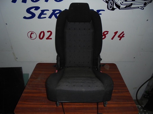 Siege Ar 
PEUGEOT 307 SW 
An 03.2002 - 06.2005 

Frais de port sur devis

